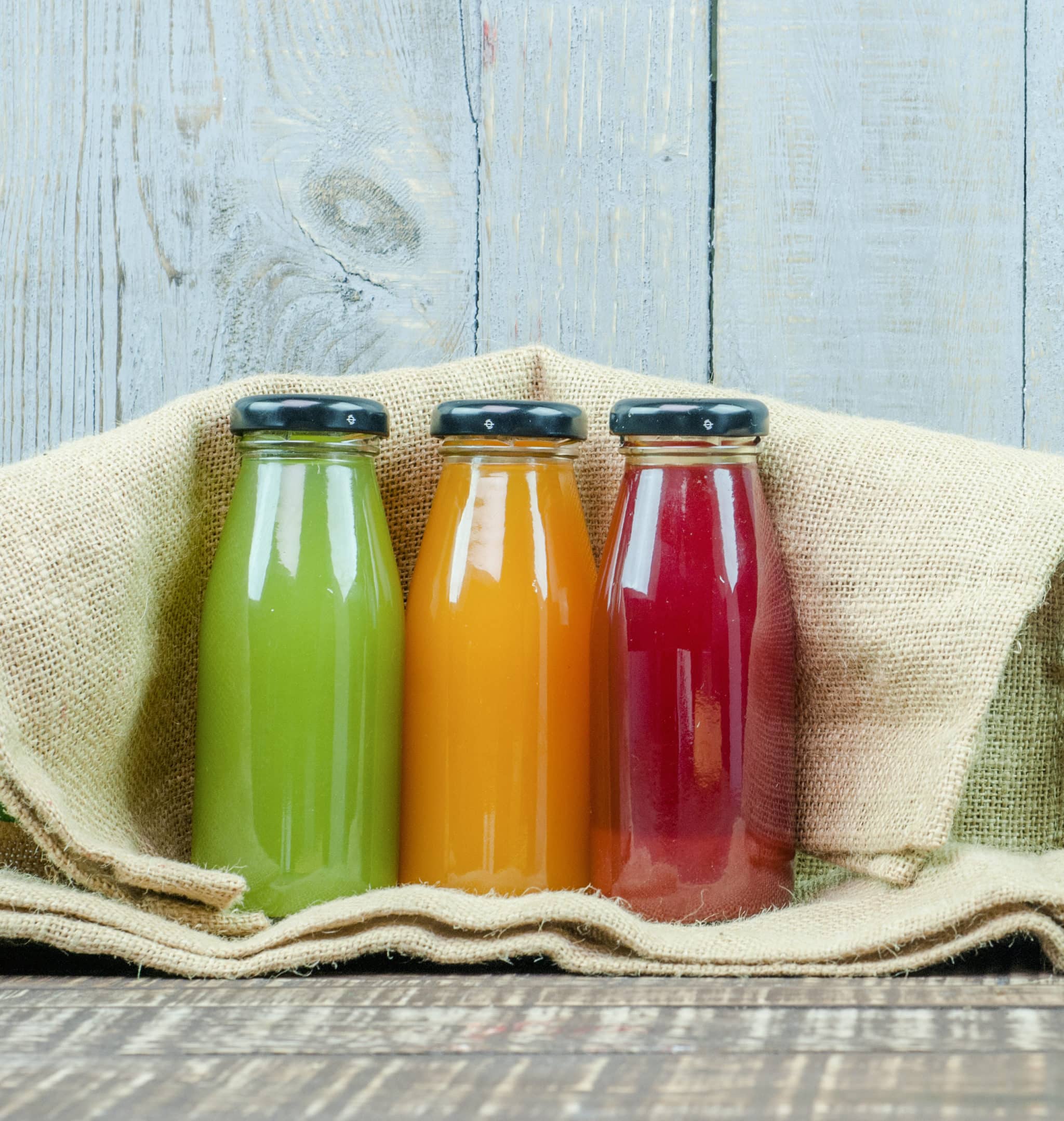 Should you juice? Or should you blend? Find out which is better for you.