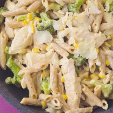 Try this skinny chicken alfredo recipe for a delicious and healthy pasta meal! This recipe is made with whole wheat pasta, broccoli, corn and a creamy cheese sauce that will leave you feel satisfied but not guilty!