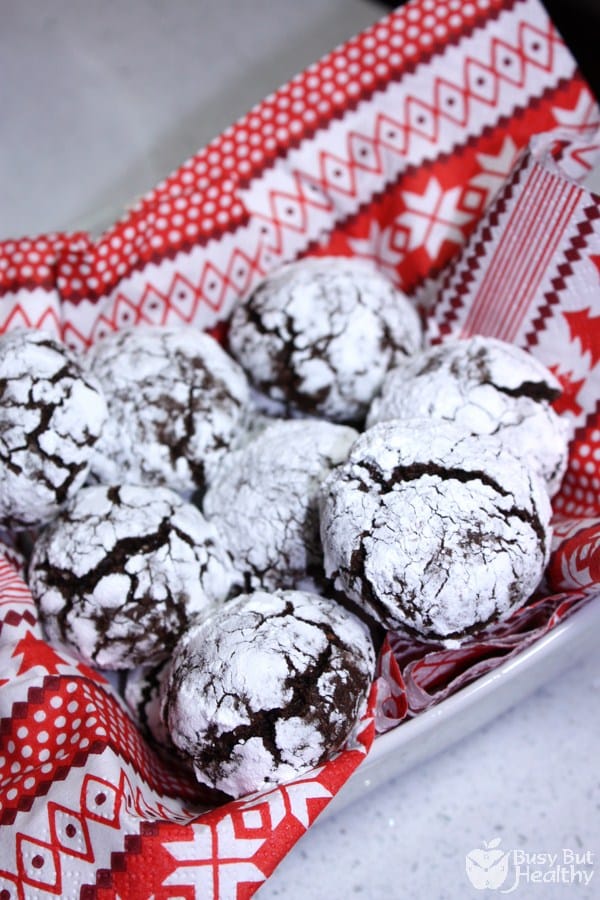 Healthy Chocolate Crinkle Cookies