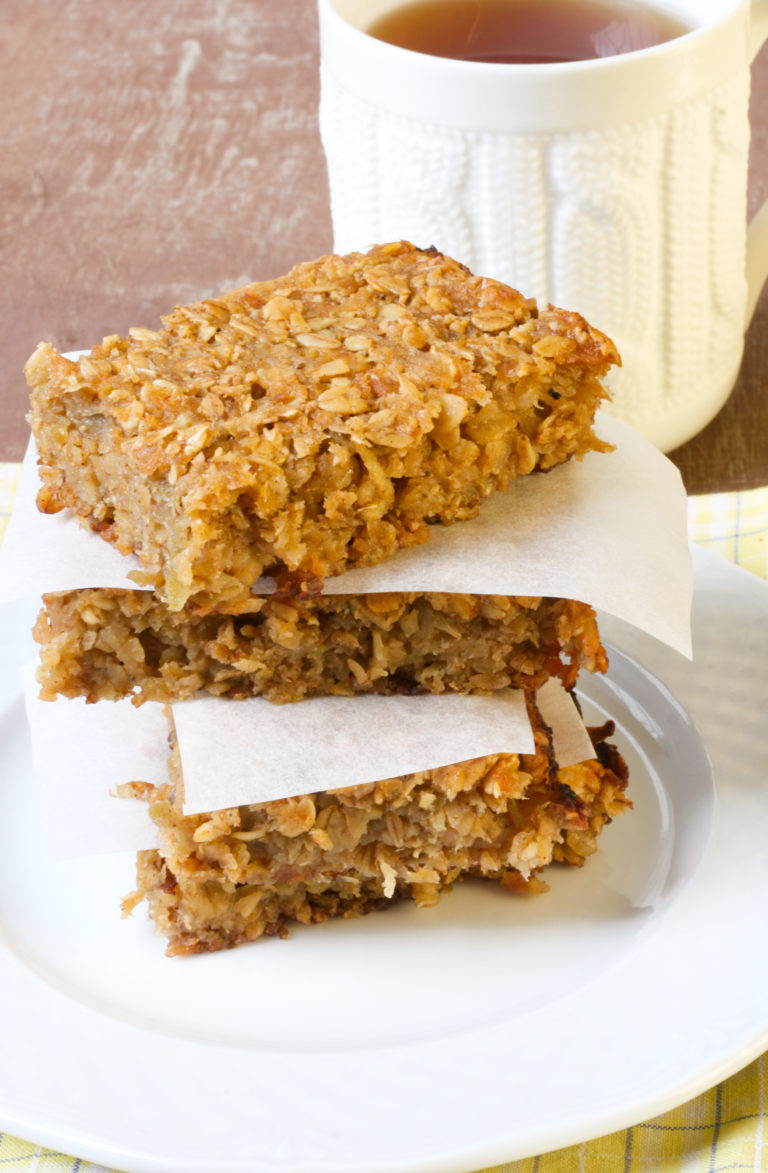 Try these apple cinnamon granola bar for a healthy, delicious homemade granola bar! These bars are peanut-free so there a great snack kids can bring to school!
