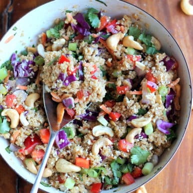 This crunchy cashew quinoa salad is SO yummy, it will turn anyone who isn't sure about quinoa into a huge fan!
