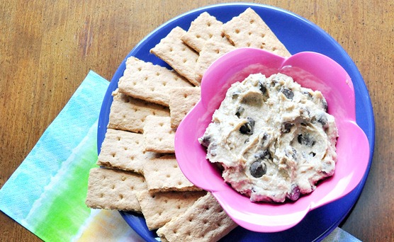 Whip up this low-calorie cookie dough dip in just minutes for a healthy dessert that will satisfy your sweet tooth!
