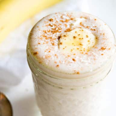 You only need 5 ingredients to make this creamy cashew banana smoothie recipe for an easy and healthy breakfast.