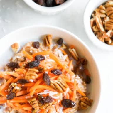 Love carrot cake? Then you've got to try this delicious and nutritious carrot cake oatmeal for breakfast.