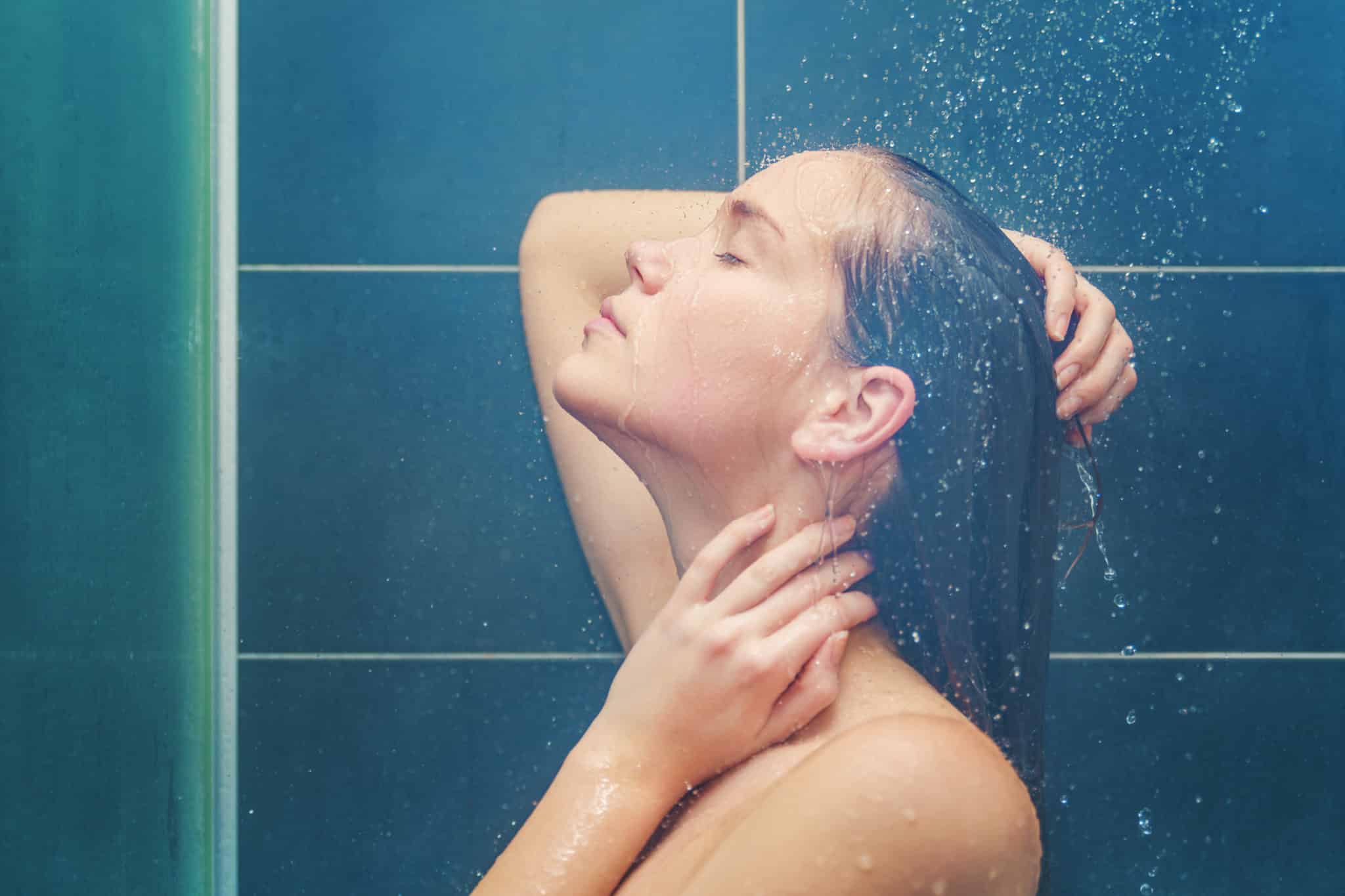 Nighttime showers can help allergy sufferers.