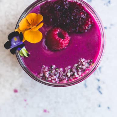 Try this beautiful paleo and vegan Raspberry Beet Smoothie packed with superfoods!