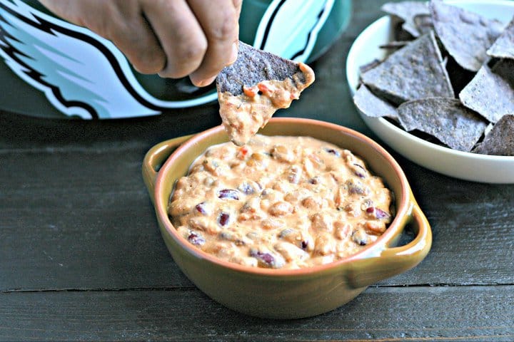 This casual  3 constituent   dilatory  cooker creamy salsa dip is ace  casual  to marque   and is 1  of our favourite  vegetarian appetizers.