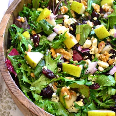 Check out this delicious recipe for Pear, walnut & gorgonzola salad!