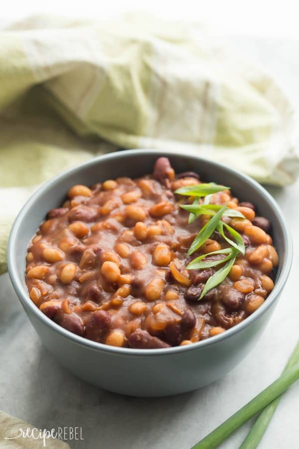 bakes beans in blue bowl