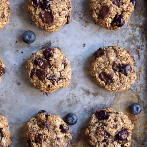 Check out this recipe for a gluten-free, vegan delicious & easy breakfast cookie!