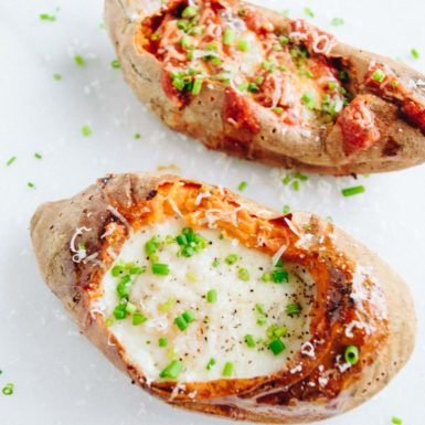 With less than 5 ingredients, you can make this super easy, filling and delicious baked egg stuffed sweet potato for breakfast!