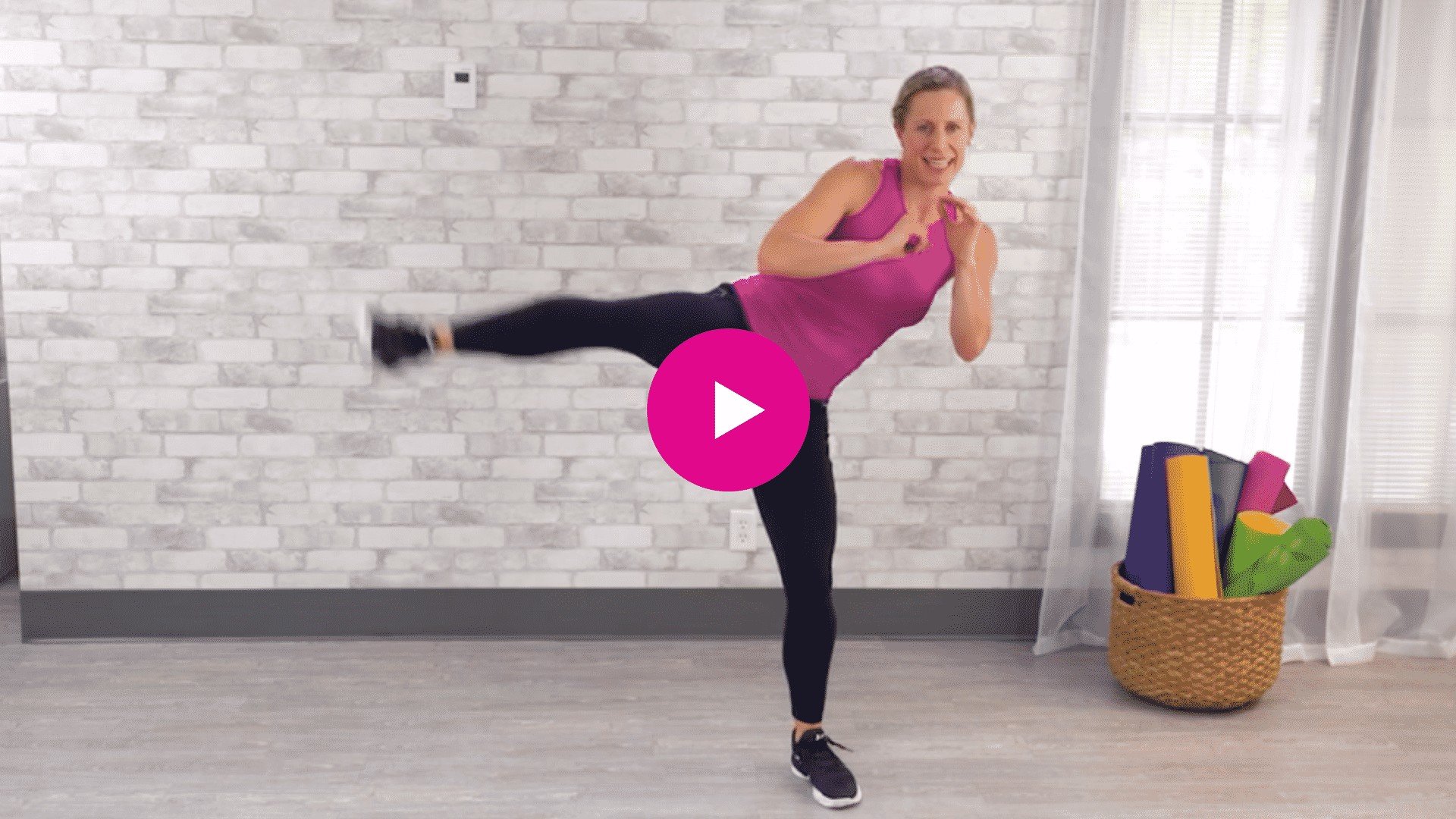 Jodi performing a 10 minute cardio core workout