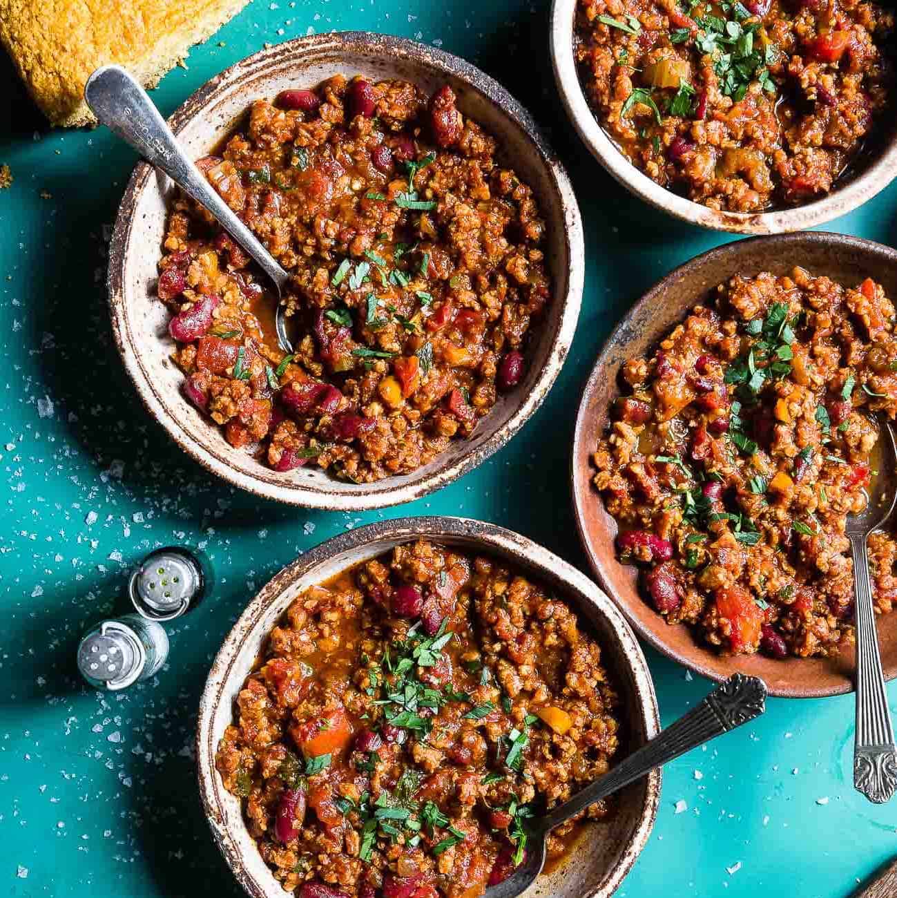 https://gethealthyu.com/wp-content/uploads/2018/12/FoodFaithFitnessinstant-pot-meatless-easy-vegan-chili-pic.jpg