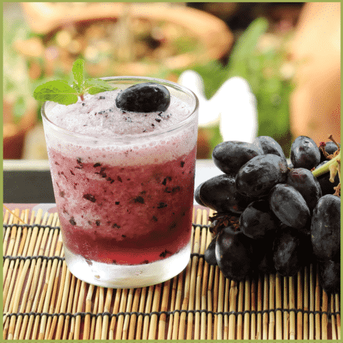 Try this groovy grape smoothie recipe for a healthy and nutrient dense post workout drink or energizing snack!