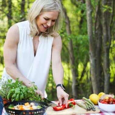 woman eating healthy to lose weight without dieting