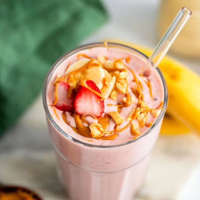 healthy breakfast idea for strawberry peanut butter smoothie