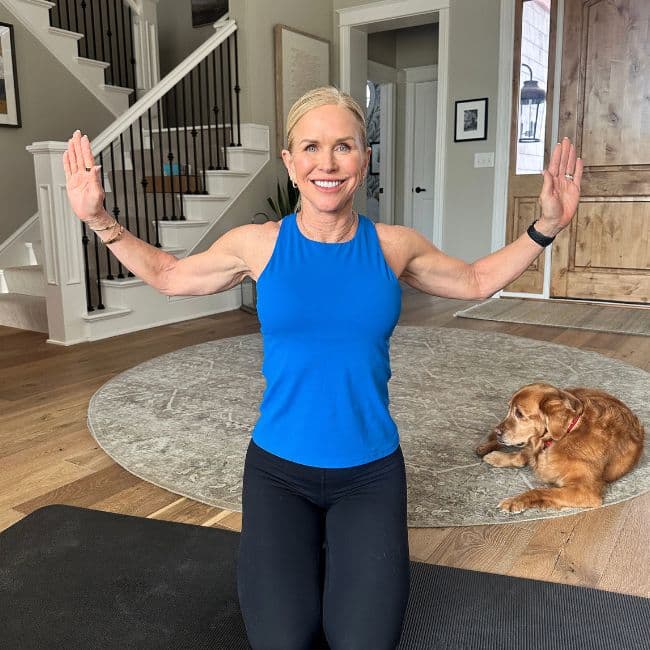 scapular squeezes exercises for kyphosis